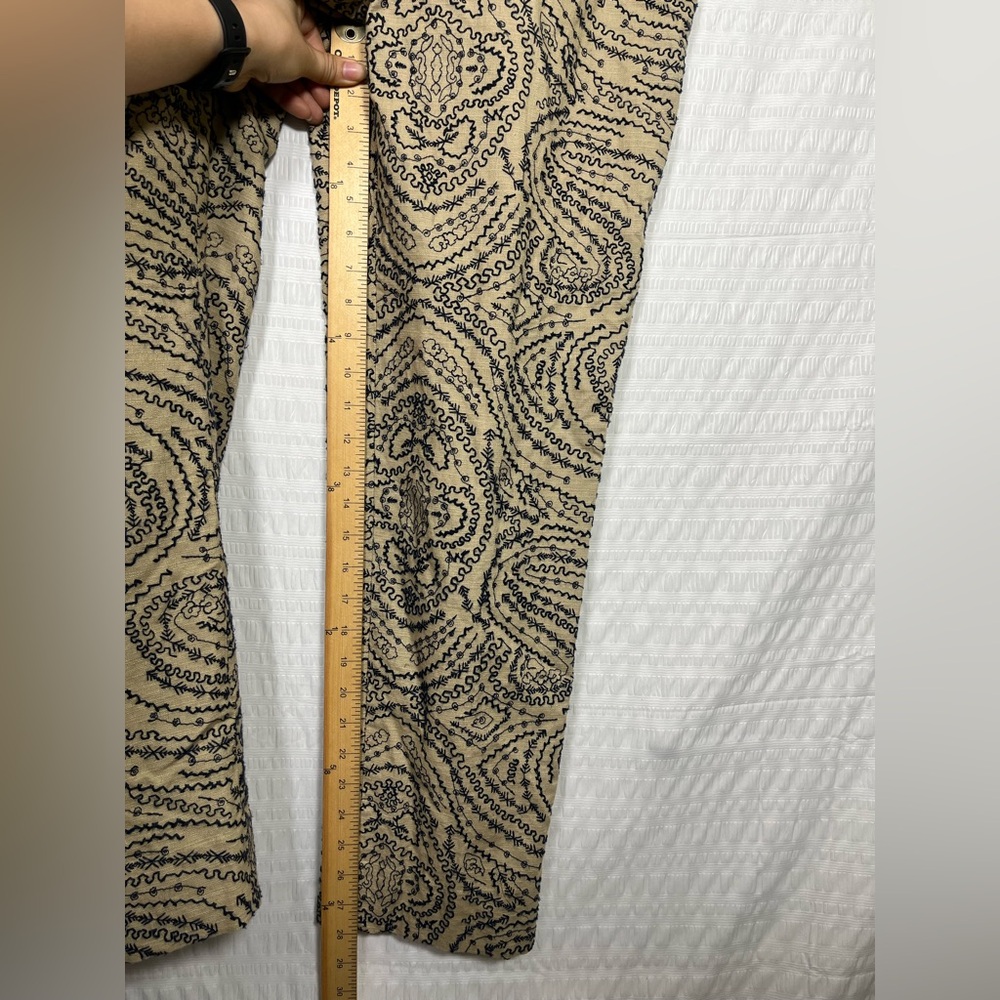 Talbots Women’s Linen/Cotton Tan and Navy Blue embroidered Slacks size 8 - Picture 5 of 9